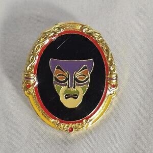 Loungefly Disney Villains Icons- Magic Mirror Pin *scratched*